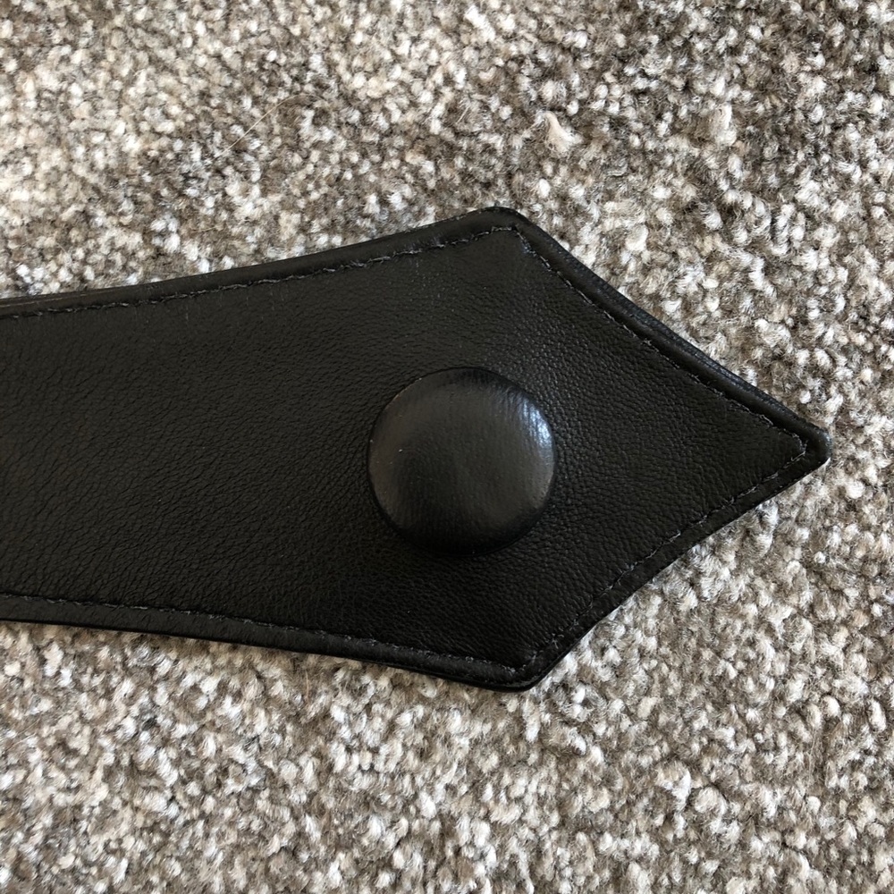 Handmade Arrowhead Lambs Leather Black Belt - Picture 2 of 8